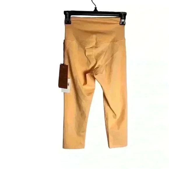 Girlfriend Collective High Waist Capri Leggings in Sunburst Size XS - Picture 6 of 10